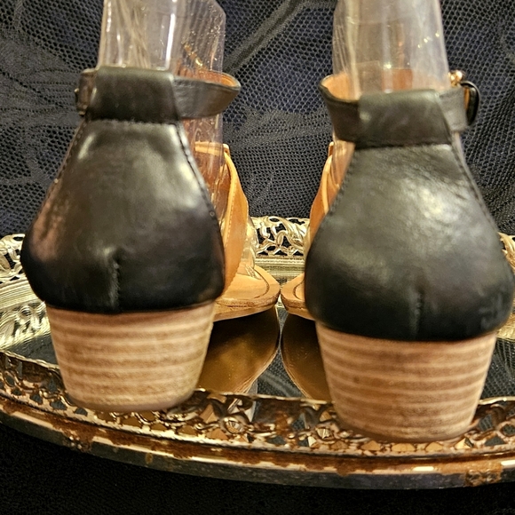 COACH SANDALS - Picture 8 of 16